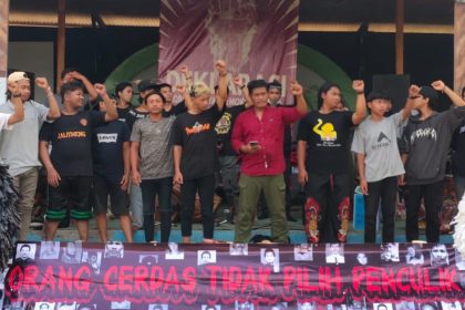 Deklarasi aktivis buruh, petani, dan seniman yang digelar di Padepokan Lintang Kemukus Paduraksa, Pemalang, Jawa Tengah, Minggu, 22 Oktober 2023.