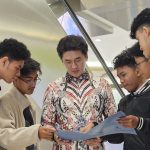 Dion Marcellino, Ketua Pelajar Solidaritas Indonesia menyerahkan dukungan kepada Bro Richard. 