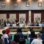 Ratusan warga Perumahan Darmo Hill mendatangi Kantor Pertanahan Surabaya I untuk meminta penjelasan menyoal sertifikat mereka yang telah 'dibekukan' oleh BPN.