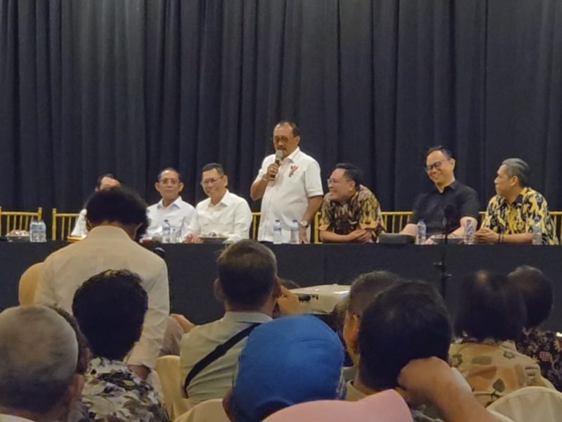 Wakil Wali Kota Surabaya, Armuji bersama Adies Kadir menerima keluhan warga dari tiga kecamatan.